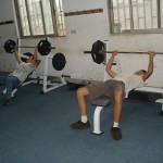 Fitnessstudio in China - an die Eisen, fertig, los